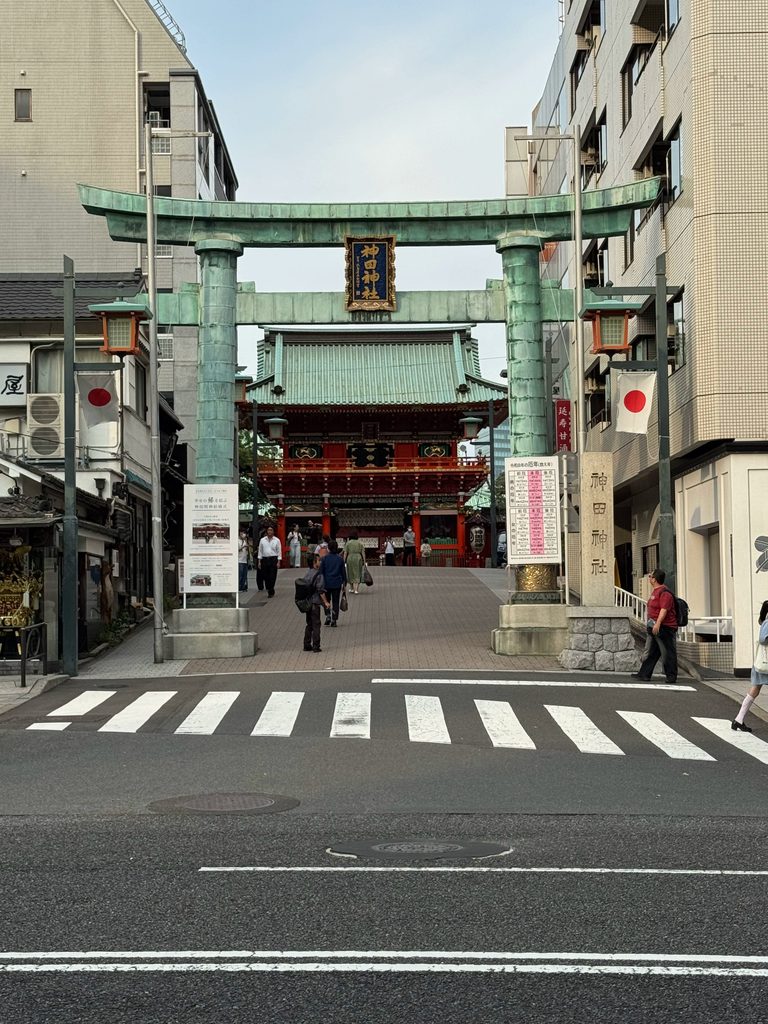 神田明神の表参道と大鳥居周辺